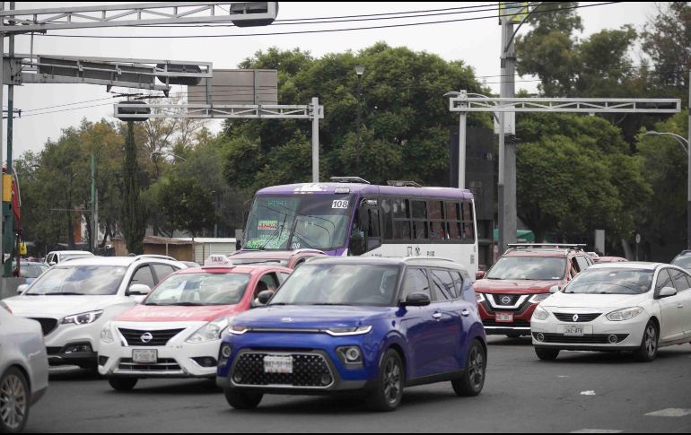 Los autos que no podrán circular en CDMX y Edomex serán en un horario de las 5:00 de la mañana a las 22:00 horas. SUN/ ARCHIVO.