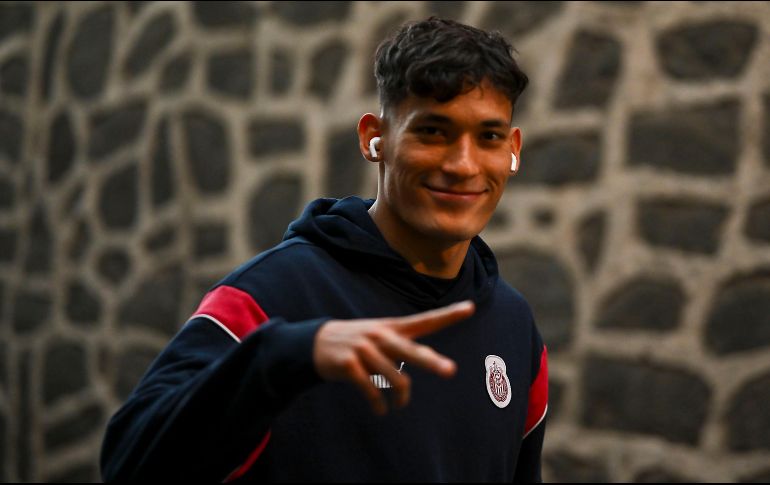 El joven jugador de las Chivas de Guadalajara podría estar viviendo sus últimos días con la camiseta rojiblanca. /Imago7