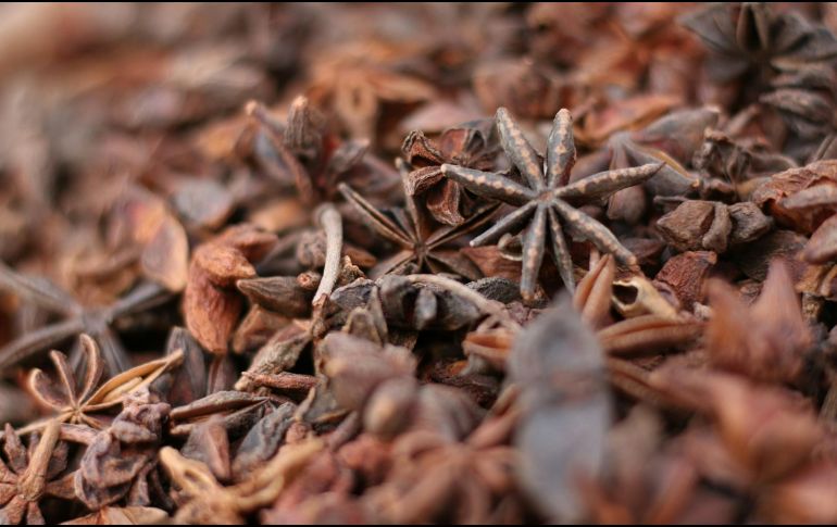 Su pariente cercano, el anís estrellado, también se utiliza en la medicina tradicional para tratar afecciones como el cólico y el reumatismo. ESPECIAL / Foto de yasara hansani en Unsplash