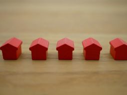 Para tomar una decisión informada sobre la adquisición de una propiedad, es crucial saber identificar el momento adecuado para comprar. UNSPLASH/ Tierra Mallorca