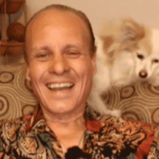 Rubén Cerda reaparece tras intervención quirúrgica de emergencia