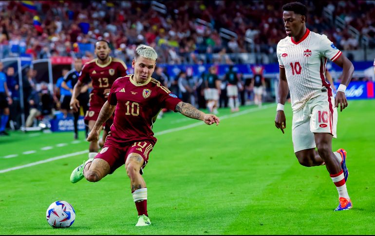 En la tanda de penales Canadá fue más afectivo al marcar David, Bombito, Davis y Koné mientras que fallaron Millar y Eustaquio. EFE/ K. JAIRAJ.