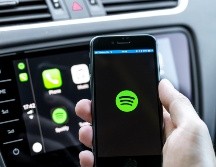 Elegir la canción adecuada para dedicar es crucial. Asegúrate de entender la letra y el contexto antes de tomar esa decisión. GETTY IMAGES ISTOCK