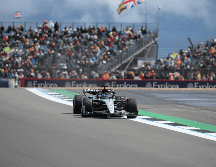 El piloto británico George Russell quiere ser profeta en su tierra. EFE / P. Powell