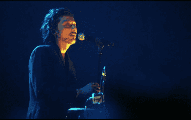 Tras conquistar el Palacio de los Deportes, León Larregui tomará un descanso hasta el próximo 5 de octubre, cuando se presente en Madrid, España. EL INFORMADOR/ ARCHIVO