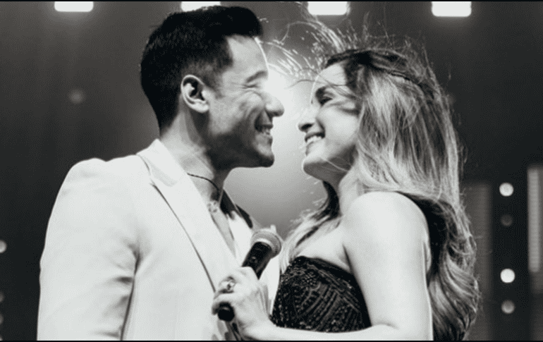 Esta demostración de afecto  hizo vibrar a la Arena Ciudad de México. INSTAGRAM/@carlosrivera