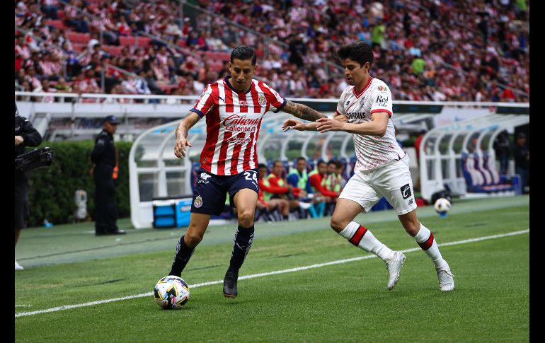 El primer tiempo del Rebaño dejó una sensación agridulce, pues a pesar de que el Guadalajara fue mejor sobre el terreno de juego, al final sus fallas a la hora de la definición terminaron por pasarles factura. EL INFORMADOR / H. Figueroa