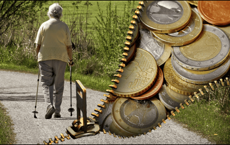 Tanto la pensión como la jubilación son importantes aspectos a considerar al planificar para el futuro financiero y el bienestar durante la jubilación. CANVA