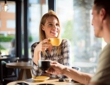 Temas para evitar silencios incómodos en una primera cita. GETTY IMAGES ISTOCK