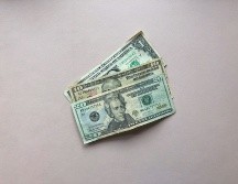 El dólar invirtió la cotización de la sesión anterior. Unsplash