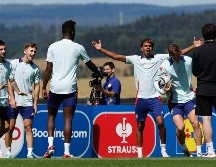 Jugadores españoles en entrenamiento previo al juego contra Francia. EFE/J. Guillén
