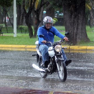 La onda tropical No. 8 traerá lluvias intensas a 5 estados de México