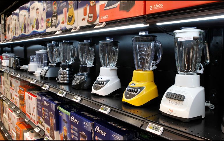 en muchos casos, los recipientes de vidrio son mucho más caros de reponer que aquellos que están fabricados con plásticos. EL INFORMADOR / ARCHIVO