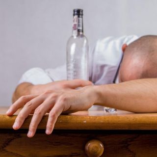 Conoce la fruta que puede curar la cruda