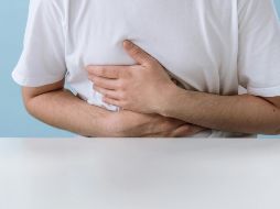 Esta enfermedad del tracto digestivo pudo ser la causa del fallecimiento de Adrián Olivares. ESPECIAL / PEXELS cottonbro studio