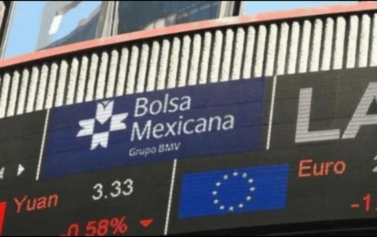 En la jornada, el peso se apreció un 0.44 % frente al dólar, al cotizar en 17.8 unidades por billete verde, tras valuarse en los 17.91 en la sesión previa, según datos del Banco de México. EFE / ARCHIVO
