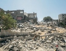 Pese a que la mayor parte de la franja de Gaza esta quedando en ruinas, quienes viven en zonas urbanas o campamentos recibieron nuevas amenazas de bombardeos. EFE