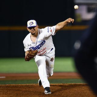 Dos Laredos se embolsa serie ante Charros