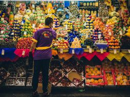 Esta dulce y rica fruta te ayuda a prevenir enfermedades como el asma, la bronquitis y la rinitis. UNSPLASH/ Davidson Luna