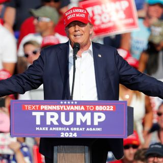 "Me dispararon y la bala perforó mi oreja", Donald Trump