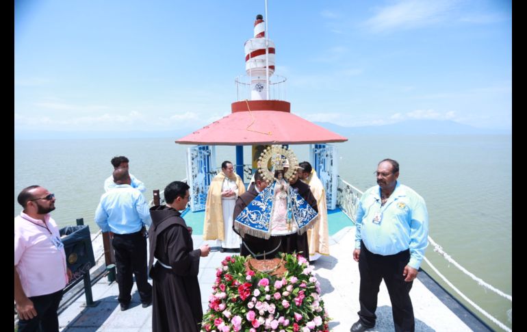 Para pedir por un buen temporal de lluvias la Virgen de Zapopan arribó este domingo al municipio de Chapala. CORTESÍA