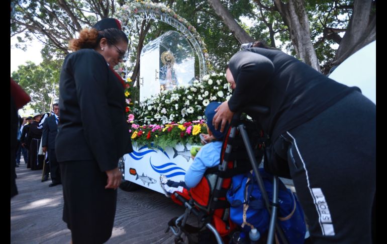 Para pedir por un buen temporal de lluvias la Virgen de Zapopan arribó este domingo al municipio de Chapala. CORTESÍA