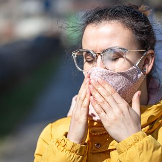 ¿Por qué los casos de rinitis alérgica se incrementan con las lluvias?