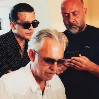 Christian Nodal presume palomazo con Andrea Bocelli