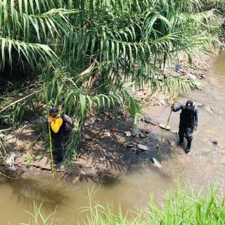 Buscan a pareja de adultos mayores arrastrados por la corriente en Tlajomulco