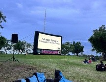 Esta es la cartelera de cine al aire libre; todas las funciones son gratuitas. Facebook / CinemaLive Guadalajara
