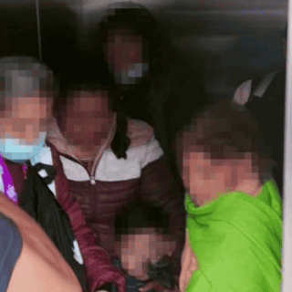 Rescatan a usuarios del Metro que quedaron atrapados en un elevador de la Línea 1