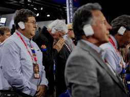 Seguidores usan parche en solidaridad con el candidato presidencial republicano. EFE