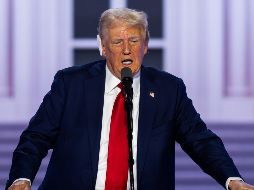 Trump se presentó ante los suyos precedido de vítores y aplausos y dijo llegar con un 