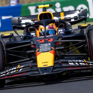 Checo Pérez mejora en las prácticas libres en Hungría