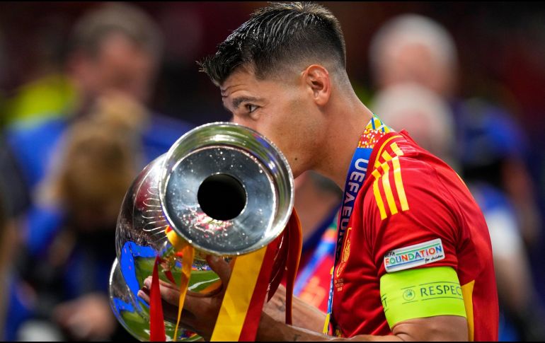 Morata y Rodri lideraron a miles de aficionados cantado 