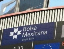 En la jornada, el peso se depreció un 0.61 % frente al dólar, al cotizar en 18.08 unidades por billete verde, tras valuarse en los 17.97 en la sesión previa, según datos del Banco de México. EFE / ARCHIVO
