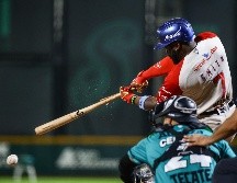 Dwight Smith inició la ofensiva jalisciense con un cuadrangular en la cuarta entrada. CORTESÍA/Charros de Jalisco