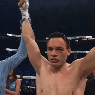 Julio César Chávez Jr derrota a Uriah Hall por decisión unánime