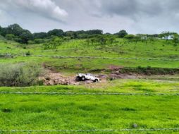 La Unidad Estatal de Protección Civil y Bomberos del Estado confirmó hoy que tres personas murieron luego de que el vehículo en el que viajaban fuera arrastrado por una corriente en el municipio de Etzatlán. CORTESÍA