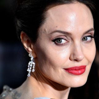 Angelina Jolie y Salma Hayek se presentan en el TIFF con "Without Blood"