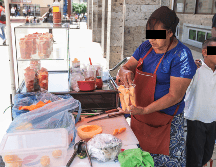 Si las frutas no se lavan bien, pueden causar diarrea, dolor de estómago o calambres, náuseas, vómitos, fiebre, dolor de cabeza y dolores musculares. EL INFORMADOR / ARCHIVO