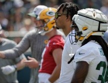 Jordan Love (con gafas) tomó el puesto titular de los Packers la temporada anterior, tras la salida de Aaron Rodgers. AP/M. Roemer