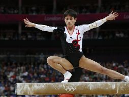 La legendaria Oksana Chusovitina no podrá competir en sus novenos Juegos debido a una lesión sufrida durante el Campeonato Asiático de Gimnasia en abril. AFP / ARCHIVO