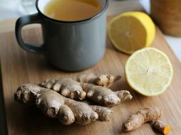 Para preparar esta infusión solo debes hervir una cucharada de jengibre rallado. IMAGO7.