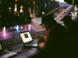 Algunas personas tienen predisposición a las actividades nocturnas, pero para la mayoría es un calvario. lUNSPLASH/Muhammad Raufan Yusupa