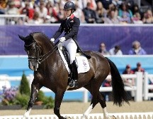 La jinete Charlotte Dujardin, que iba a competir en doma individual y por equipos, será sustituida por Becky Moody en la segunda modalidad. EFE / ARCHIVO