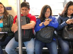 WhatsApp almacena tanto archivo multimedia, enlaces, documentos y conversaciones que tengas con una persona. NTX / ARCHIVO