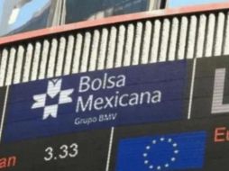 En la sesión, el peso se depreció un 1.1 % frente al dólar, al cotizar en 18.37 unidades por billete verde, tras valuarse en los 18.17 en la sesión previa, según datos del Banco de México. EFE / ARCHIVO