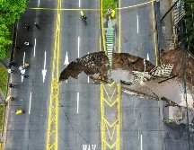 Las rutas del transporte público vieron modificado su derrotero habitual debido al socavón. EL INFORMADOR/ A. Navarro