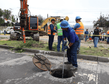 Por la mañana, el gobernador de Jalisco ya había informado que derivado del socavón se dañó el colector que está ubicado en este tramo, con una afectación, de forma preliminar, de 40 metros de esta tubería. EL INFORMADOR / A. Navarro